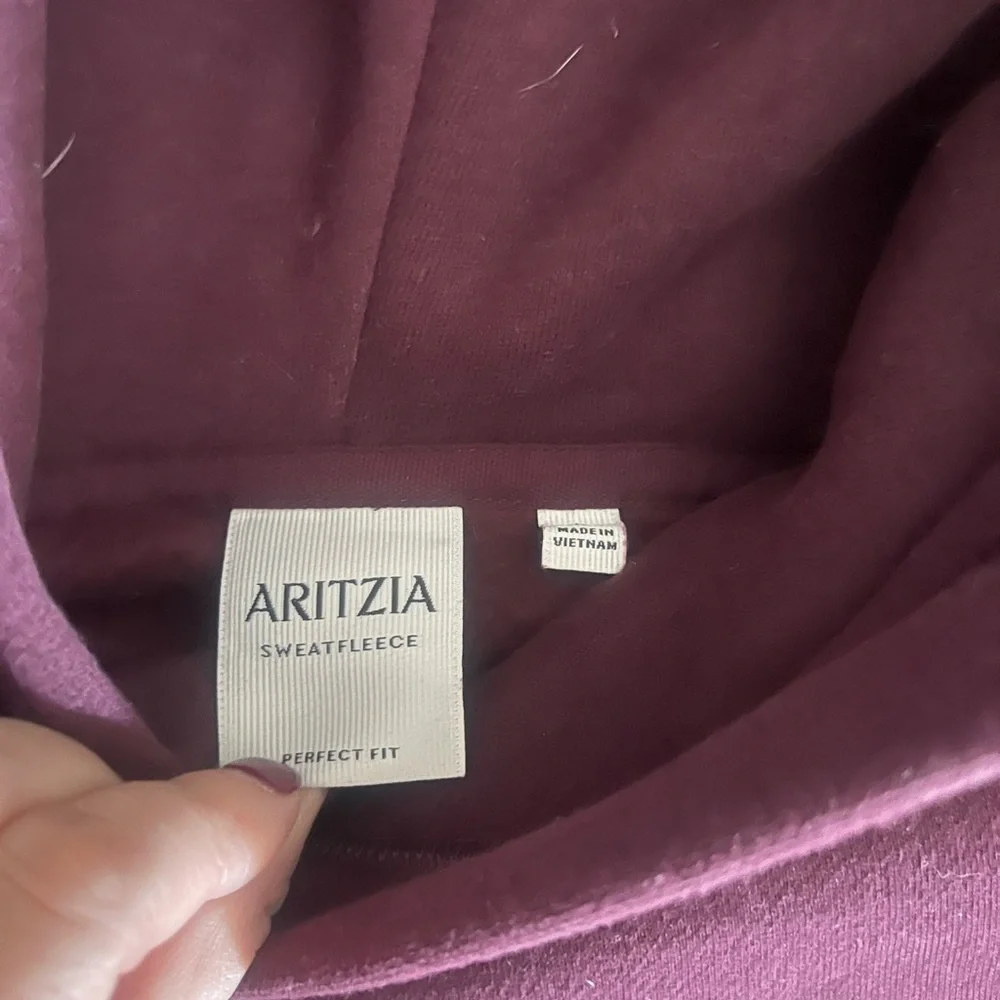 Aritzia Perfect Hoodie Swearfleece L plum maroon - Picture 5 of 6